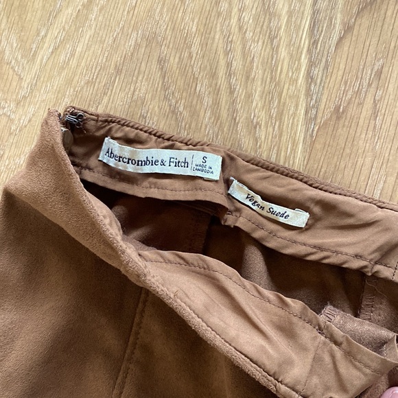 Abercrombie Brown Suede High Rise Miniskirt - Picture 2 of 3